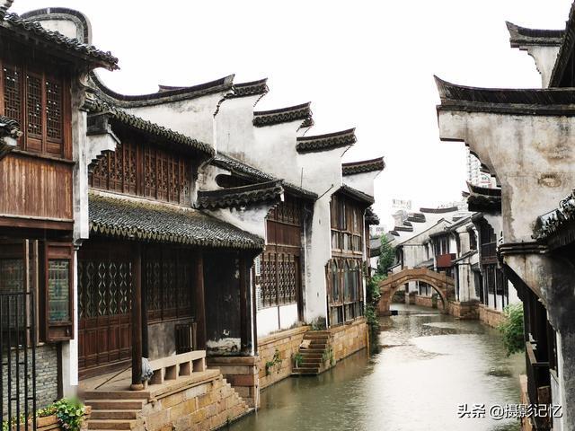 地下堡垒逃脱